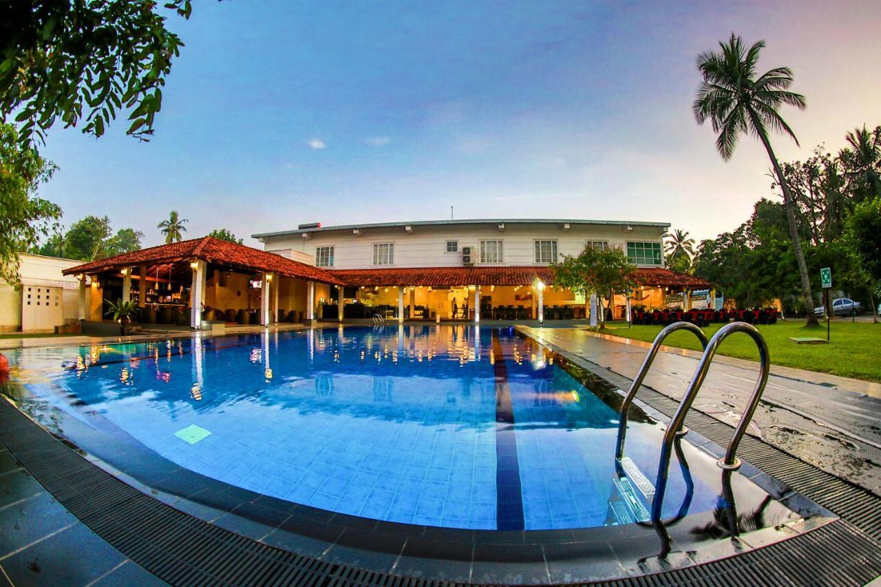 The Covanro Airport Hotel - Katunayake Gampaha Dış mekan fotoğraf