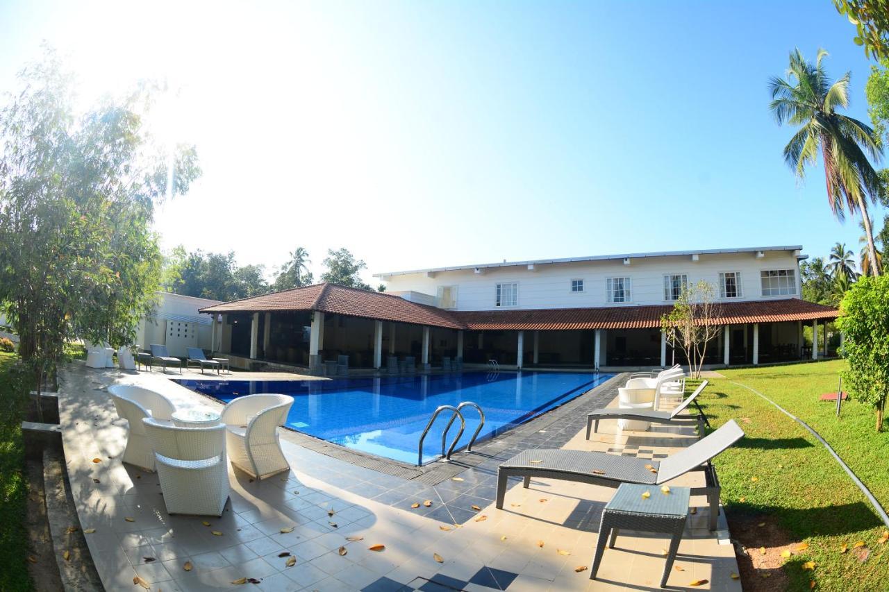 The Covanro Airport Hotel - Katunayake Gampaha Dış mekan fotoğraf