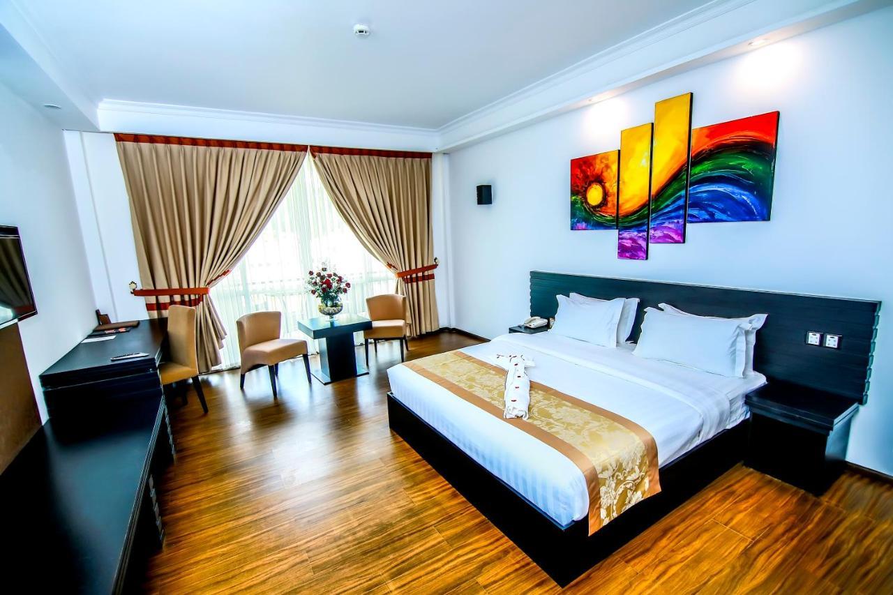 The Covanro Airport Hotel - Katunayake Gampaha Dış mekan fotoğraf