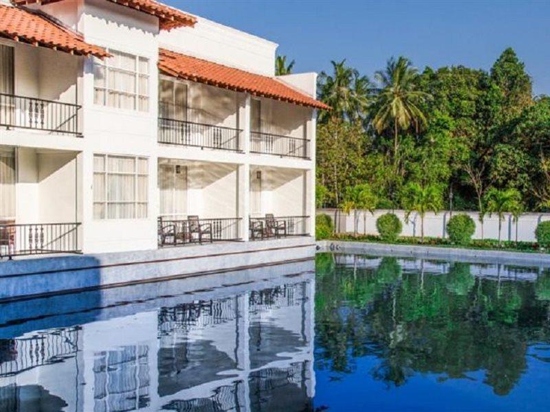 The Covanro Airport Hotel - Katunayake Gampaha Dış mekan fotoğraf