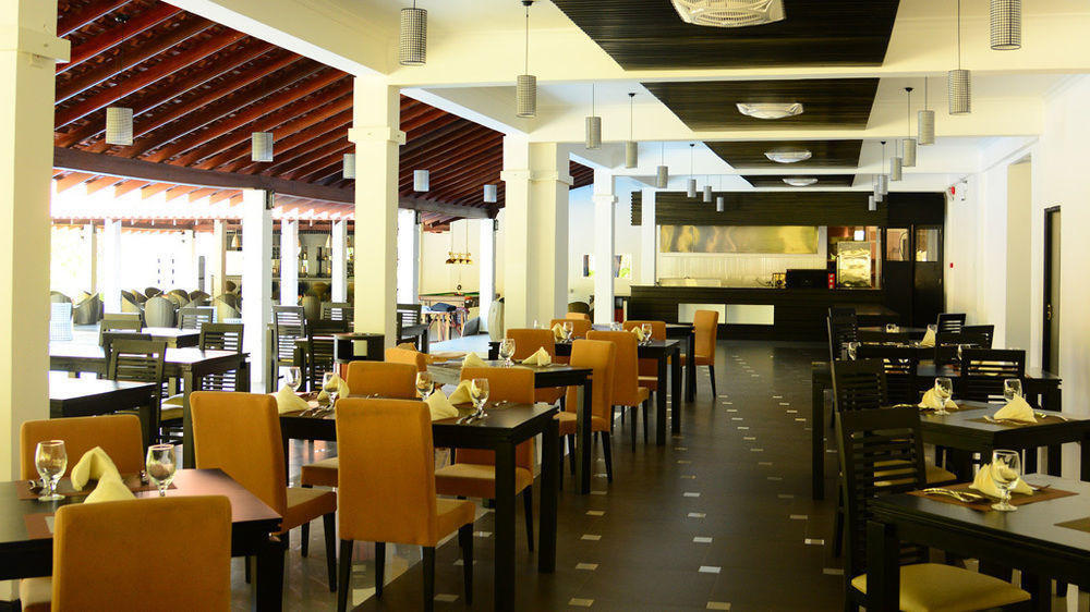 The Covanro Airport Hotel - Katunayake Gampaha Dış mekan fotoğraf