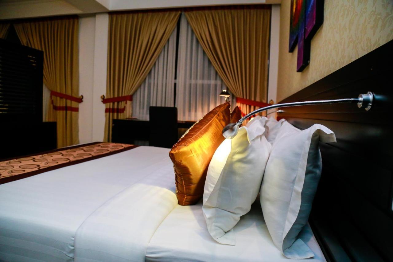 The Covanro Airport Hotel - Katunayake Gampaha Dış mekan fotoğraf