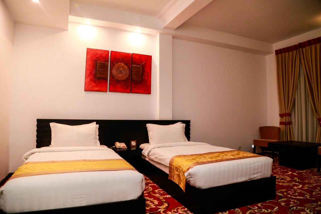 The Covanro Airport Hotel - Katunayake Gampaha Dış mekan fotoğraf